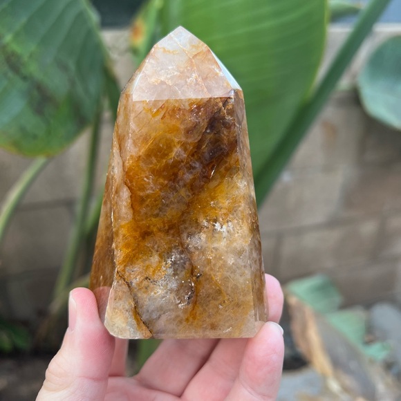 Golden Healer Crystal Tower - Picture 7 of 12